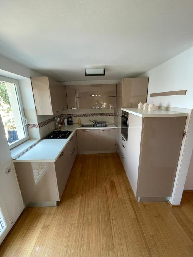 Apartment Victoria Stara Baška エクステリア 写真